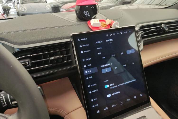 Used Nio ES6 2022 75 kWh Sport Edition Audio And AC Panel