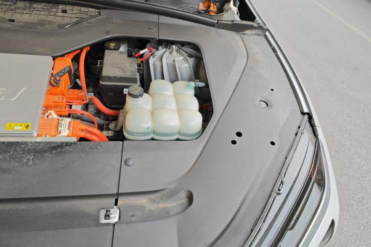 Used Nio ES6 2022 75 kWh Sport Edition Engine Bay Left