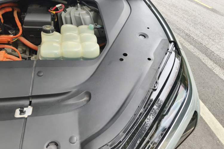 Used Nio ES6 2022 75 kWh Sport Edition Engine Bay Left