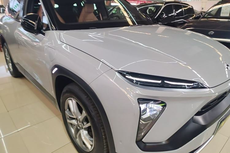 Used Nio ES6 2022 75 kWh Sport Edition Front Right 45 Deg