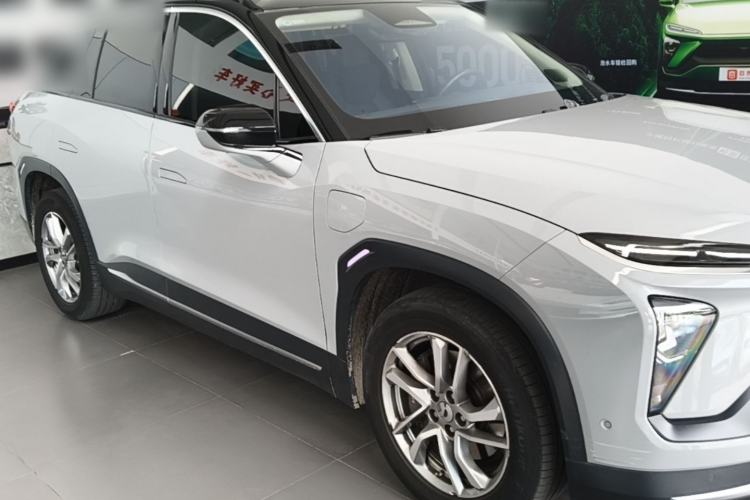 Used Nio ES6 2022 75 kWh Sport Edition Front Right 45 Deg