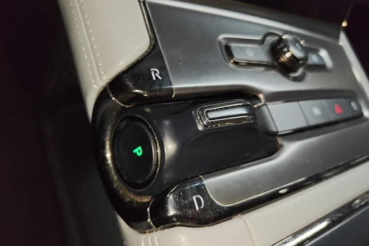 Used Nio ES6 2022 75 kWh Sport Edition Gear Lever