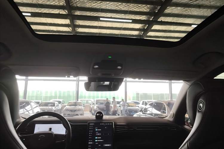 Used Nio ES6 2022 75 kWh Sport Edition Headliner