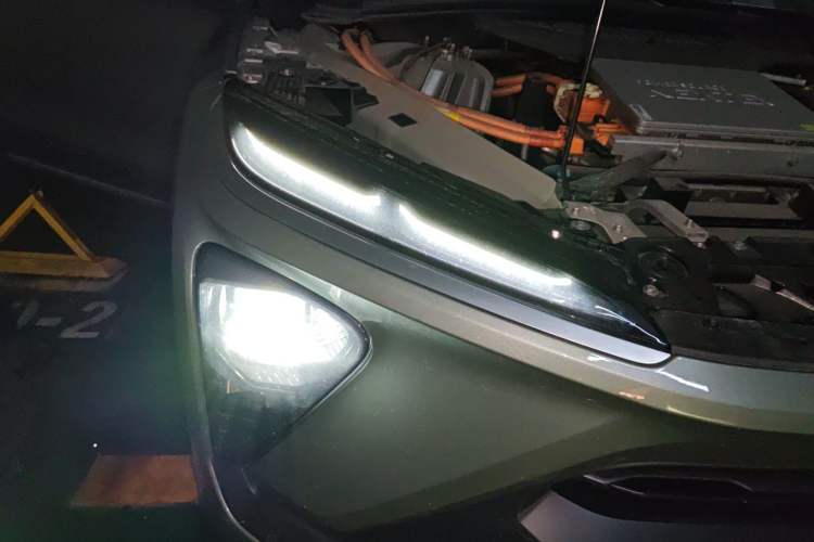 Used Nio ES6 2022 75 kWh Sport Edition Right Front Headlight
