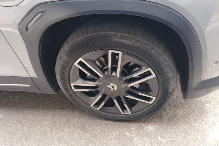 Used Nio ES6 2022 75 kWh Performance Version Right Front Wheel Hub