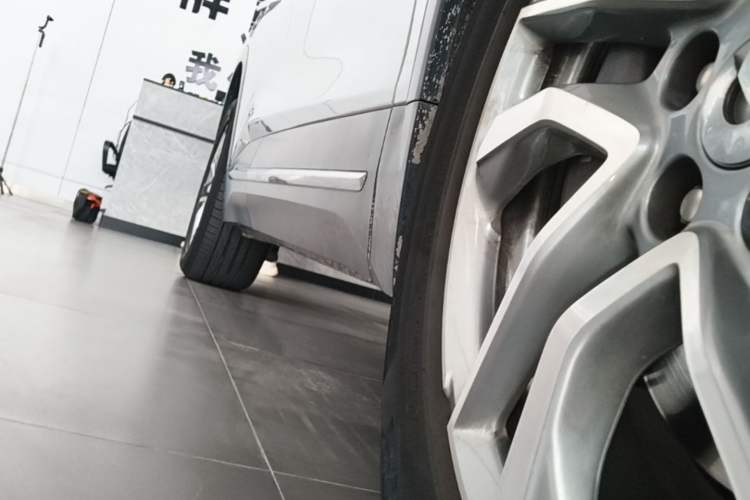 Used Nio ES6 2022 75 kWh Sport Edition Right Side Sill