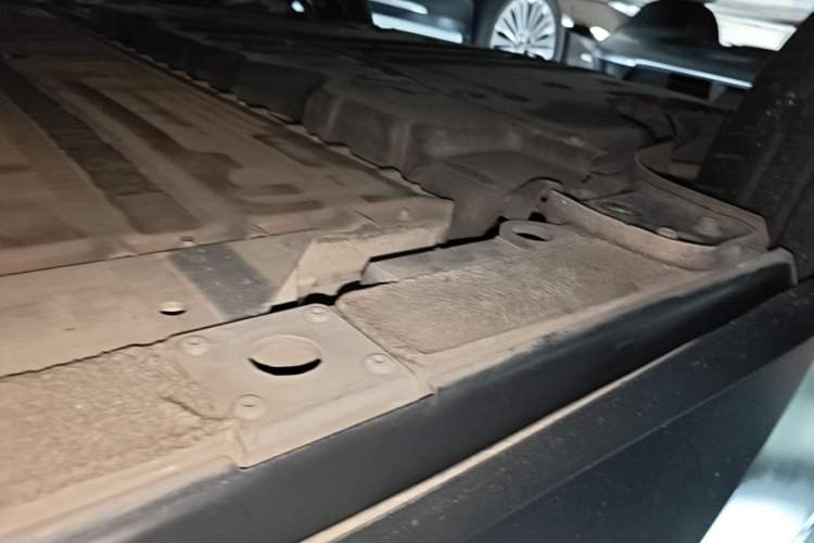Used Nio ES6 2022 100kWh Sport Edition Right Side Sill
