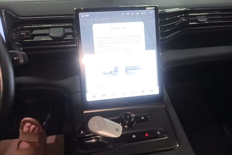 Used Nio ES6 2022 75 kWh Sport Edition Audio And AC Panel