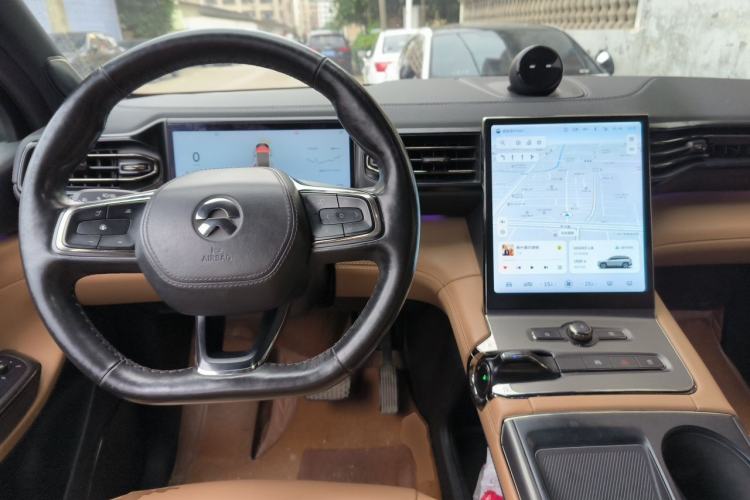 Used Nio ES6 2022 100kWh Signature Edition Center Console