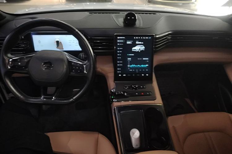 Used Nio ES6 2022 75 kWh Sport Edition Center Console