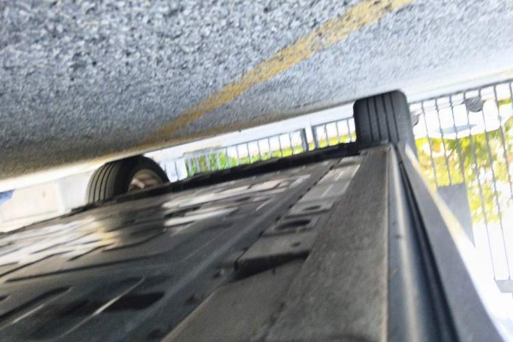 Used Nio ES6 2022 75 kWh Sport Edition Chassis Front Right