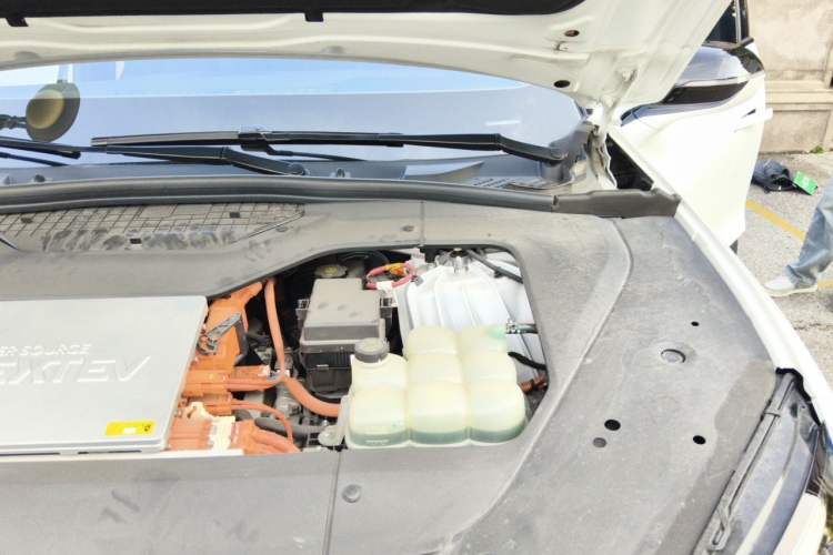 Used Nio ES6 2022 75 kWh Sport Edition Engine Bay Left