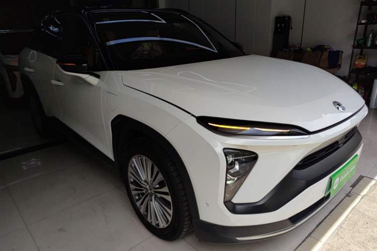 Used Nio ES6 2022 100kWh Sport Edition Front Right 45 Deg