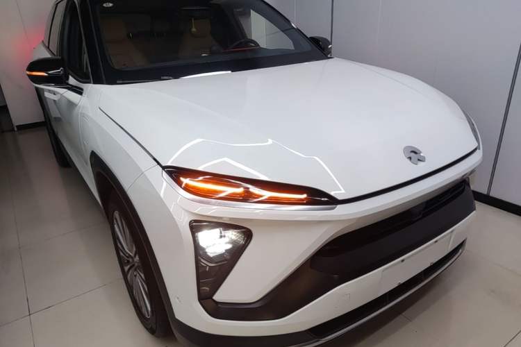 Used Nio ES6 2022 100kWh Sport Edition Front Right 45 Deg