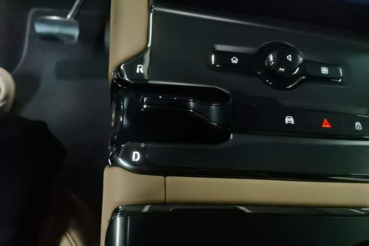 Used Nio ES6 2022 75 kWh Sport Edition Gear Lever