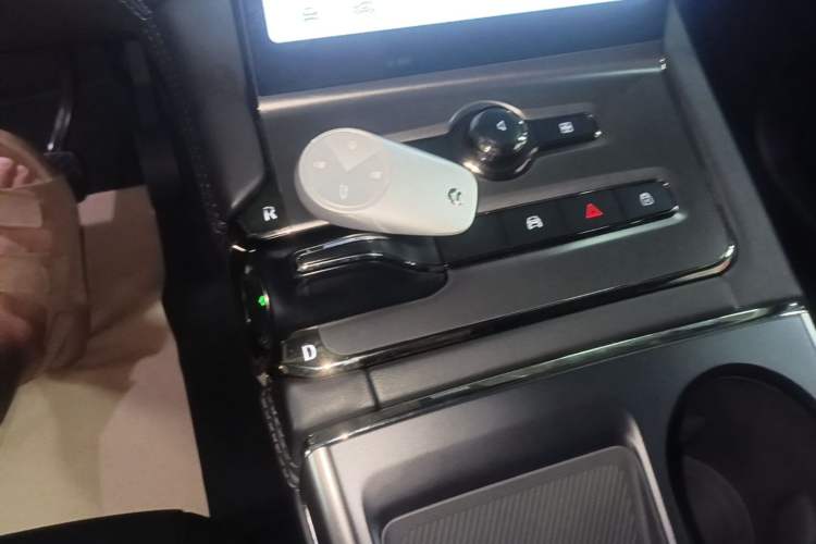 Used Nio ES6 2022 75 kWh Sport Edition Gear Lever