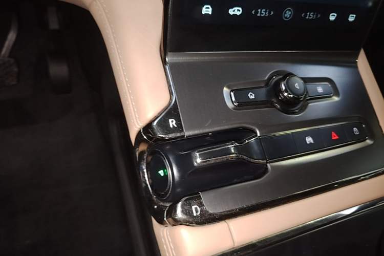 Used Nio ES6 2022 75 kWh Sport Edition Gear Lever