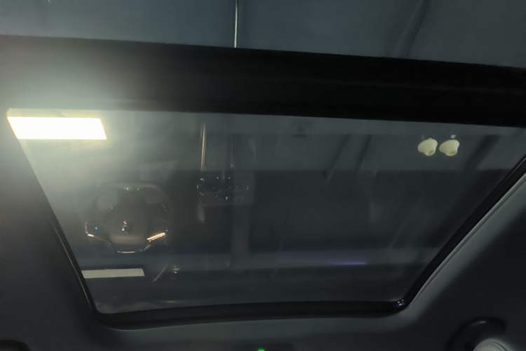 Used Nio ES6 2022 75 kWh Sport Edition Headliner