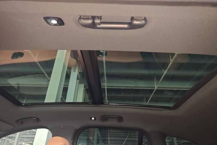 Used Nio ES6 2022 75 kWh Sport Edition Headliner