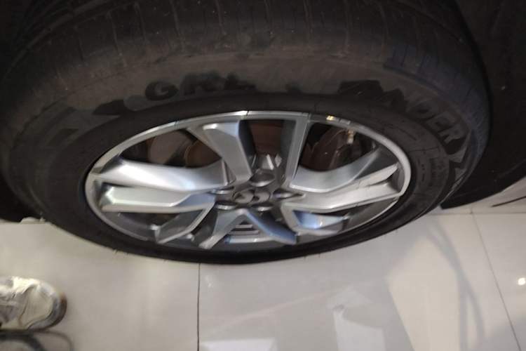Used Nio ES6 2022 75 kWh Sport Edition Left Front Wheel Hub