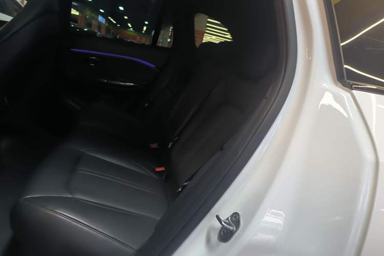 Used Nio ES6 2022 75 kWh Sport Edition Left Rear Seat