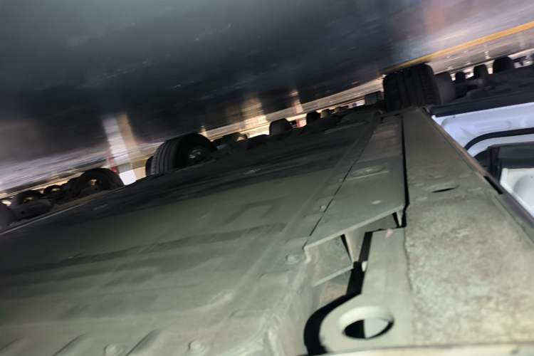 Used Nio ES6 2022 75 kWh Sport Edition Left Side Sill