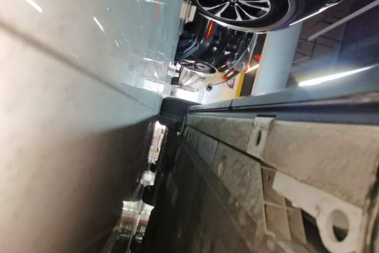 Used Nio ES6 2022 75 kWh Sport Edition Left Side Sill
