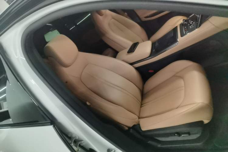 Used Nio ES6 2022 75 kWh Sport Edition Right Front Seat