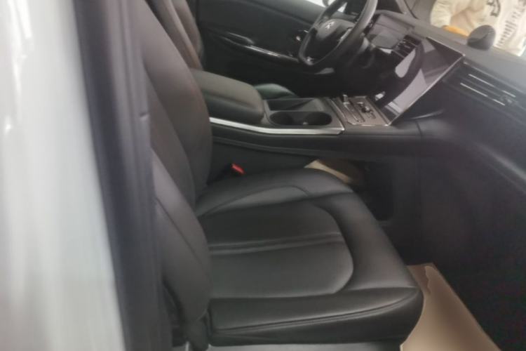 Used Nio ES6 2022 75 kWh Performance Version Right Front Seat