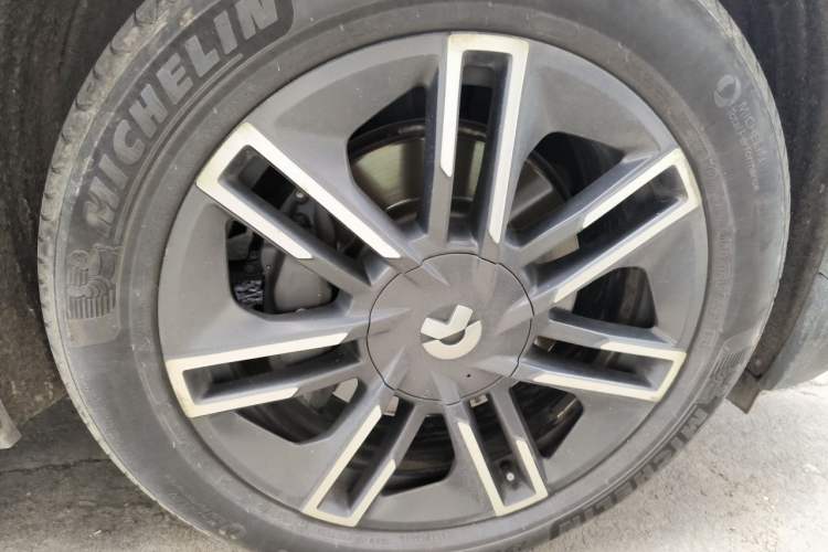 Used Nio ES6 2022 100kWh Signature Edition Right Front Wheel Hub