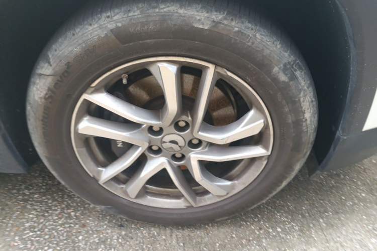 Used Nio ES6 2022 75 kWh Sport Edition Right Front Wheel Hub