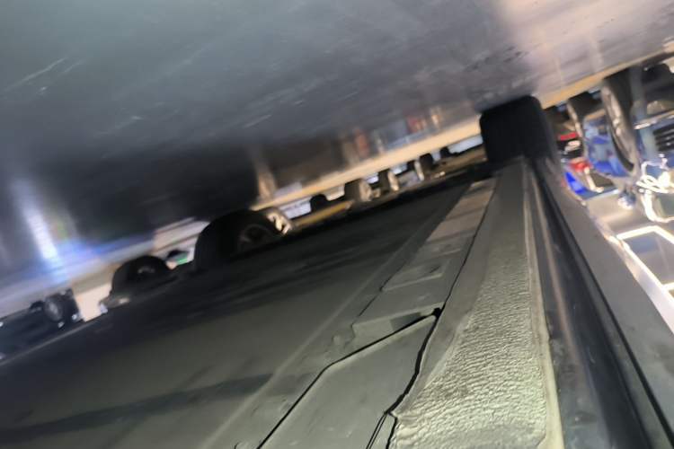 Used Nio ES6 2022 75 kWh Sport Edition Right Side Sill