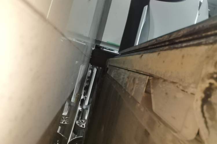 Used Nio ES6 2022 75 kWh Sport Edition Right Side Sill