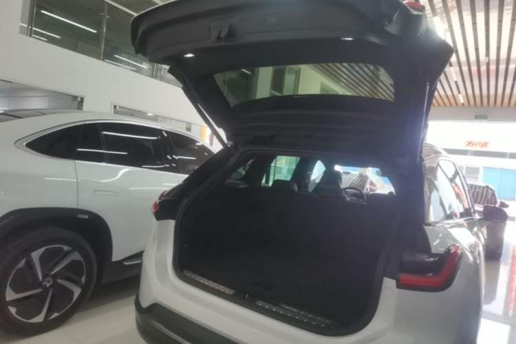 Used Nio ES6 2022 75 kWh Performance Version Trunk