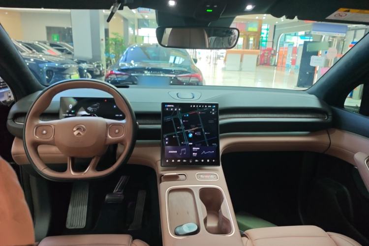 Used Nio ES6 2023 75 kWh Center Console