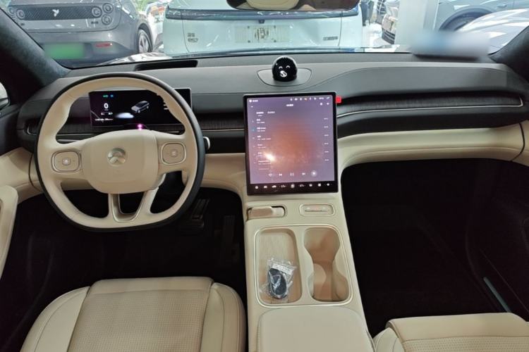Used Nio ES6 2023 75 kWh Center Console