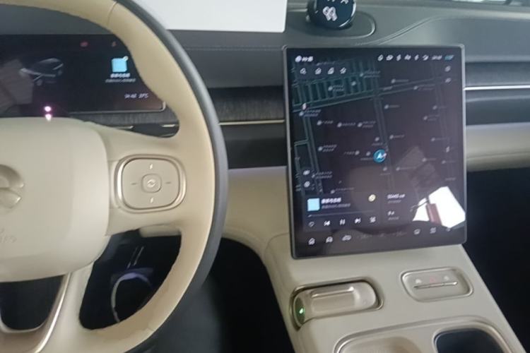 Used Nio ES6 2023 75 kWh Center Console