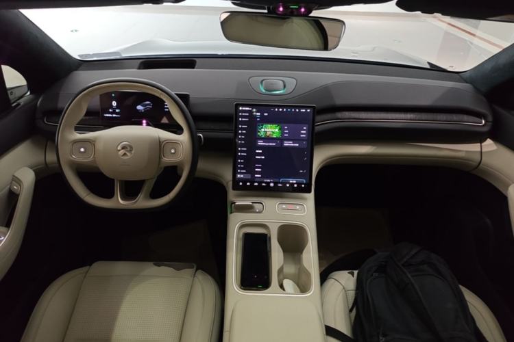Used Nio ES6 2023 75 kWh Center Console