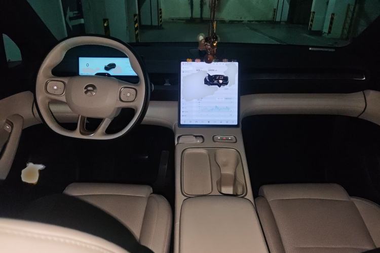 Used Nio ES6 2023 75 kWh Center Console