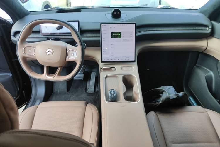 Used Nio ES6 2023 75 kWh Center Console