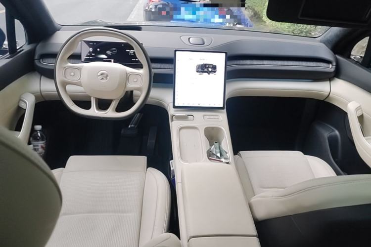 Used Nio ES6 2023 75 kWh Center Console