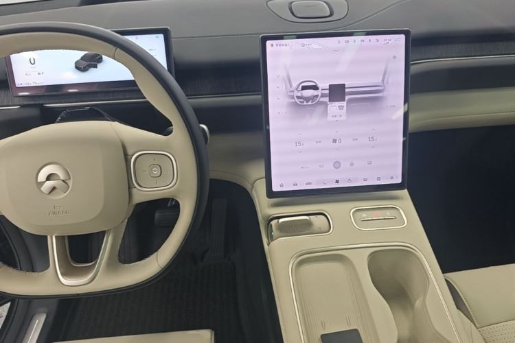 Used Nio ES6 2023 75 kWh Center Console