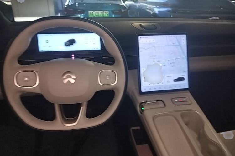 Used Nio ES6 2023 75 kWh Center Console