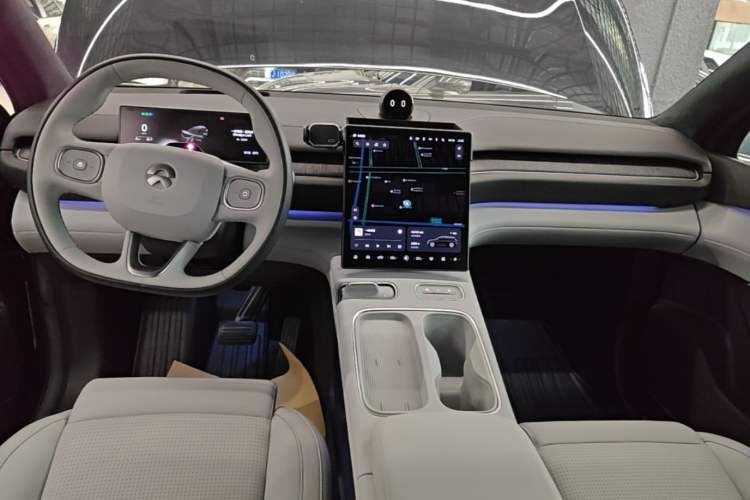 Used Nio ES6 2023 75 kWh Center Console