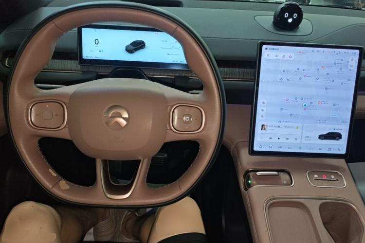 Used Nio ES6 2023 75 kWh Center Console