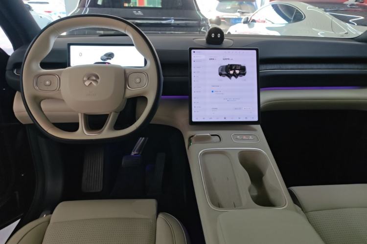 Used Nio ES6 2023 75 kWh Center Console