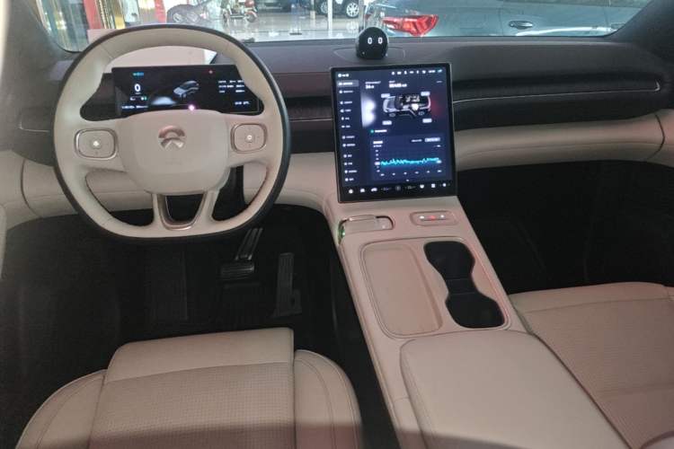 Used Nio ES6 2023 75 kWh Center Console