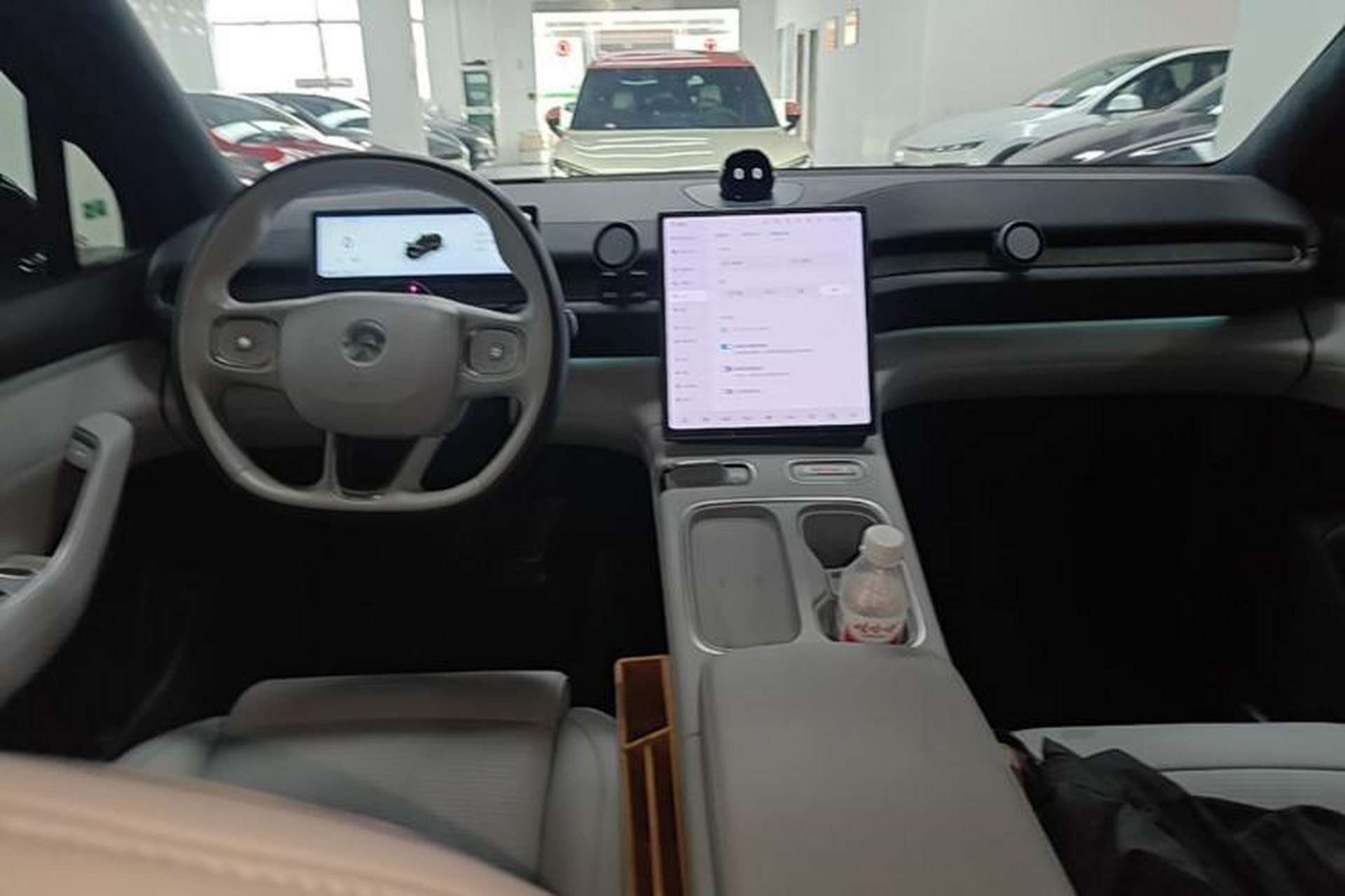 Used Nio ES6 2023 75 kWh Center Console