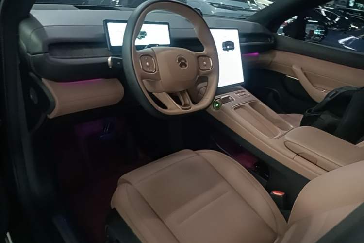 Used Nio ES6 2023 75 kWh Center Console