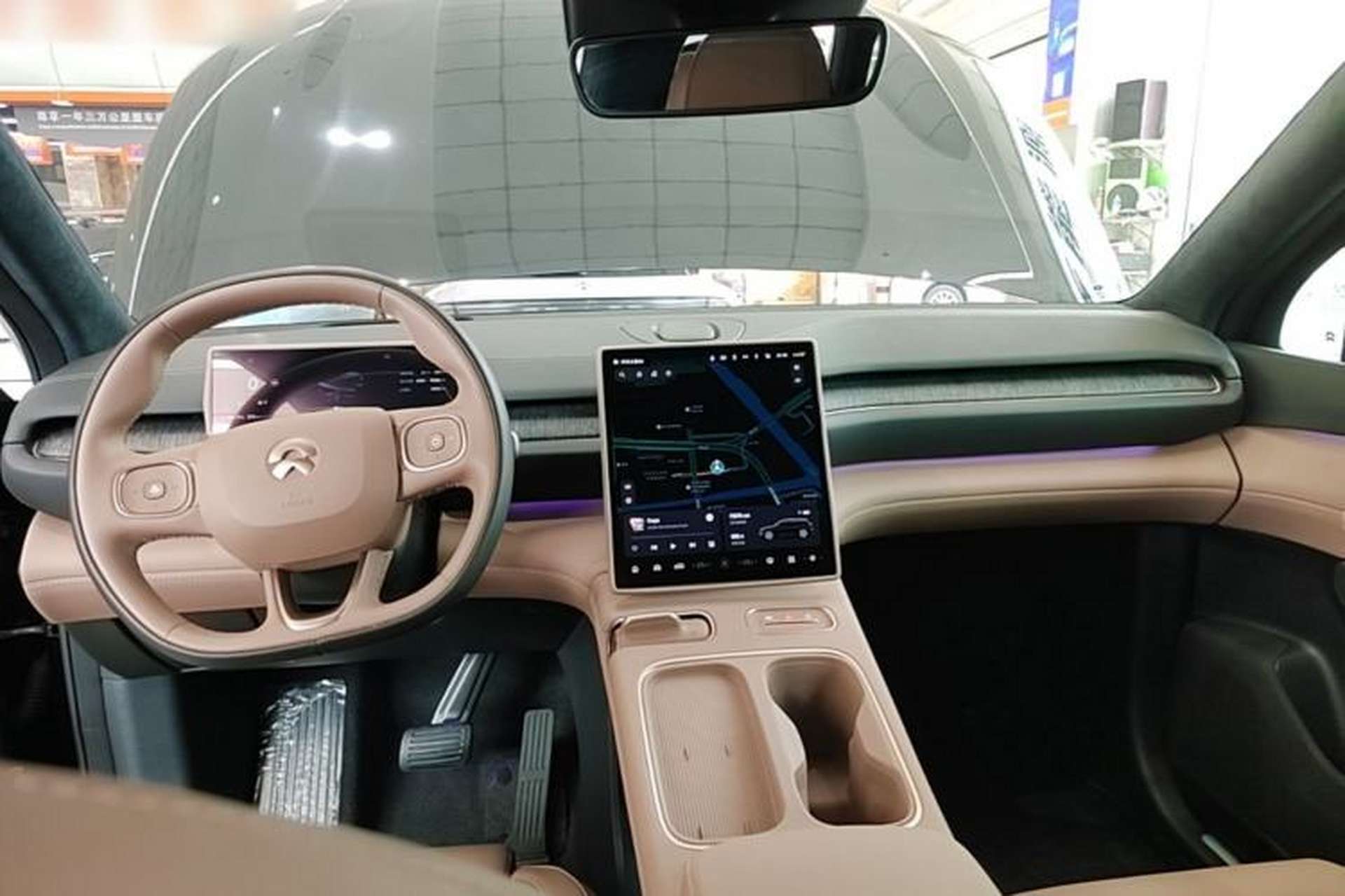 Used Nio ES6 2023 75 kWh Center Console